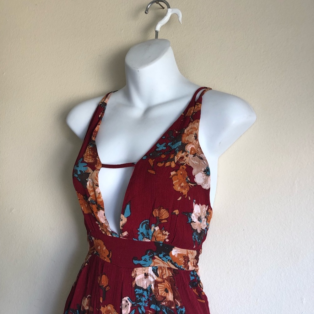 SOLD❤️ Red Wine Floral Romper - Picture 5 of 8